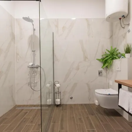 Throne Of 2 Lägenhet