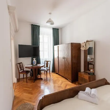 Throne Of 2 Дубровник